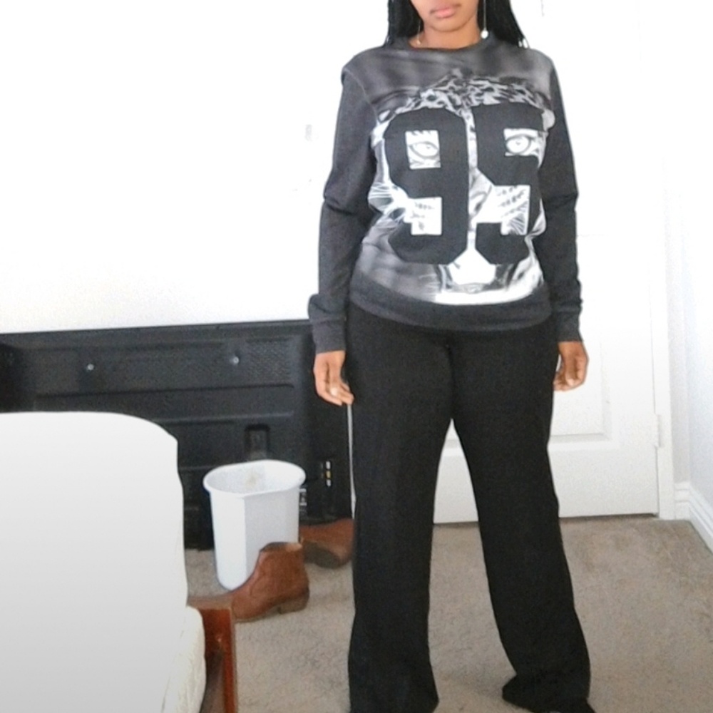 Thin sweatshirt